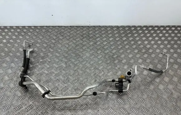 Opel Combo E Air conditioning (A/C) pipe/hose 9831702180