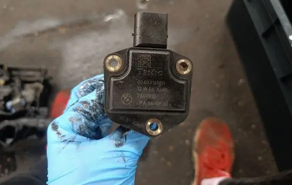 BMW 5 F10 F11 Oil level sensor 7607910