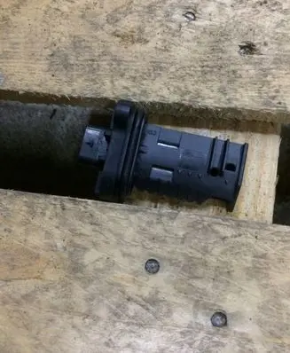 BMW 5 F10 F11 Mass air flow meter 7602038