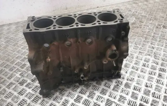 Peugeot 5008 Engine block 
