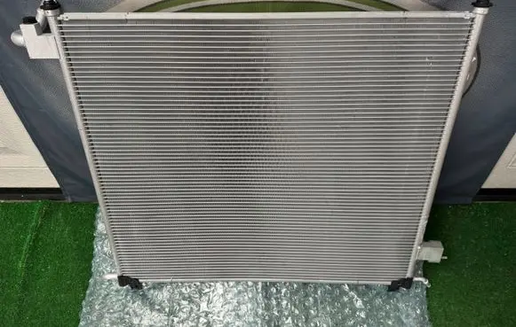 Land Rover Defender A/C cooling radiator (condenser) LR4164220