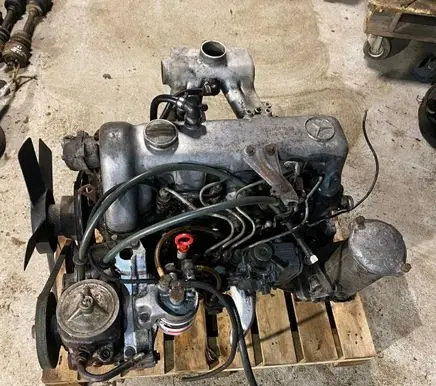 Mercedes-Benz W123 Engine 61594010160157 6150705301 6152231304