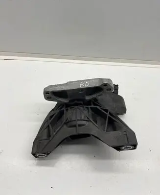 Peugeot 5008 II Engine mount bracket 9820297580