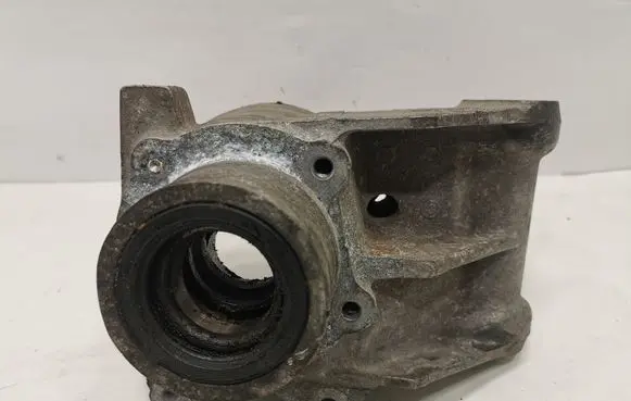 Jaguar XJ X308 Rear wheel hub spindle/knuckle MJA3291AAC