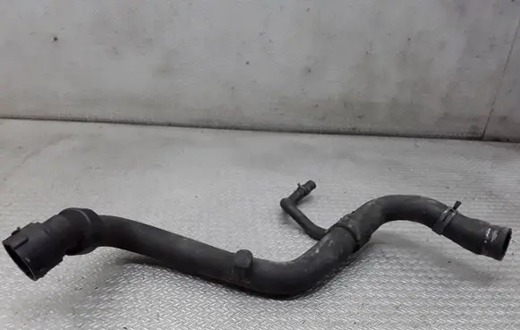 Volkswagen PASSAT B5 Engine coolant pipe/hose 4B0121101E
