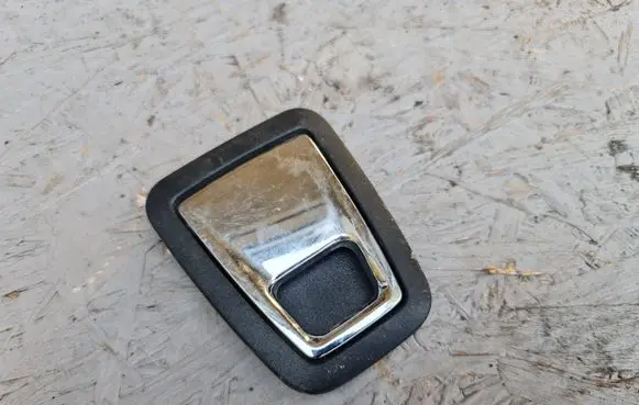 Volvo XC90 Tie down hook / loop 