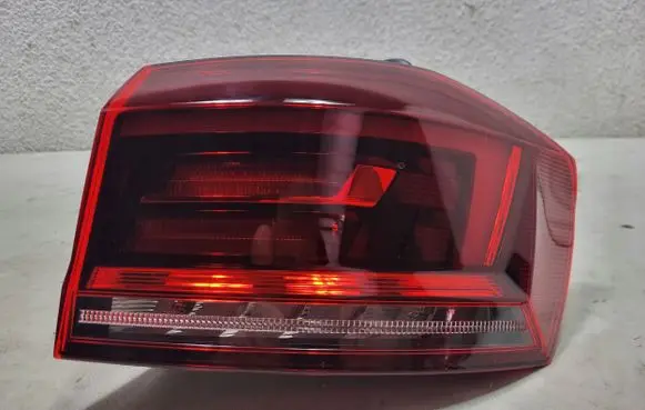 Volkswagen Golf Sportsvan Rear/tail lights