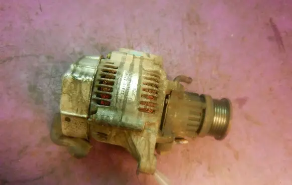 Hyundai Accent Generator/alternator 3730027503