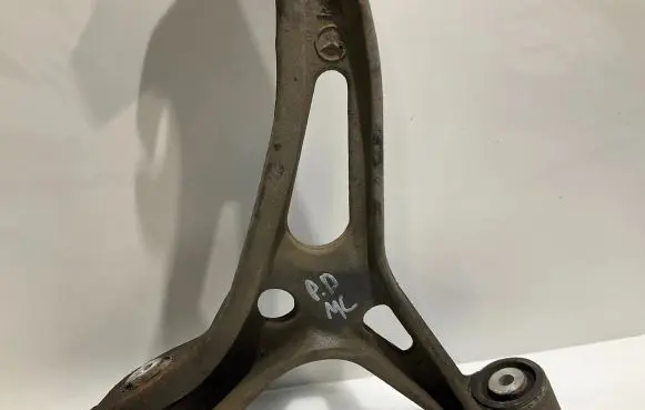 Mercedes-Benz ML W164 Front lower control arm/wishbone
