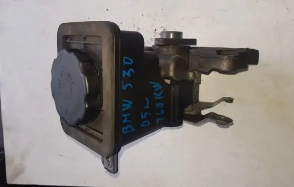 BMW 5 E39 Power steering pump 96204