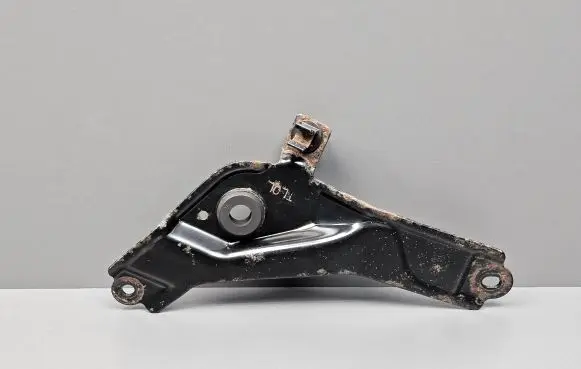 Honda Accord Radiator mount bracket TL0L