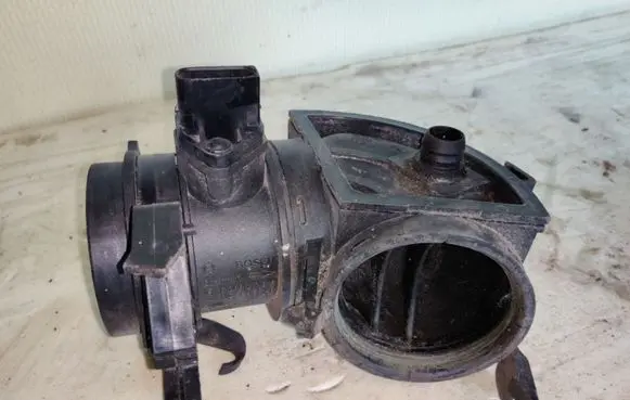 Mercedes-Benz E W211 Mass air flow meter 1120940048