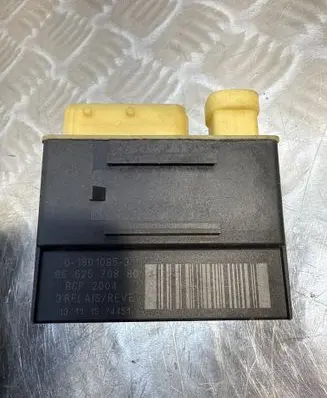 Glow plug pre-heat relay