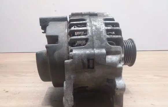 Skoda Fabia Mk2 (5J) Generator/alternator 03D903025J