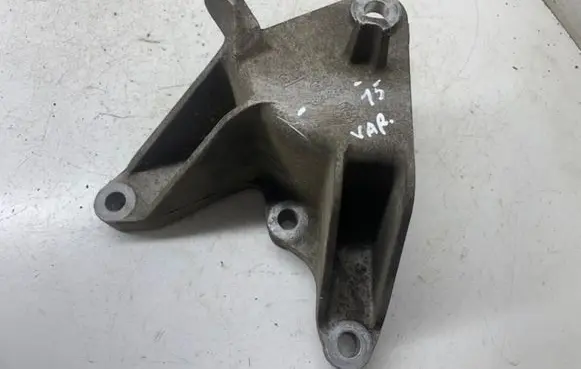 Opel Astra J Engine mounting bracket 13248664