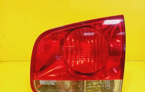 Tailgate rear/tail lights