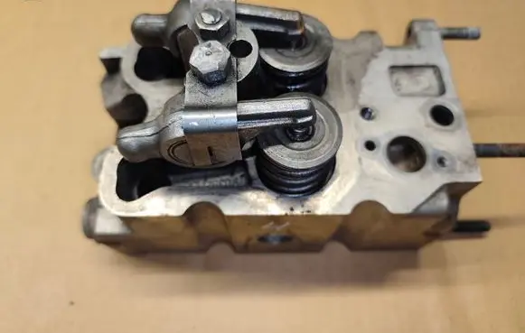 Jeep Cherokee XJ Engine head 4883416AB