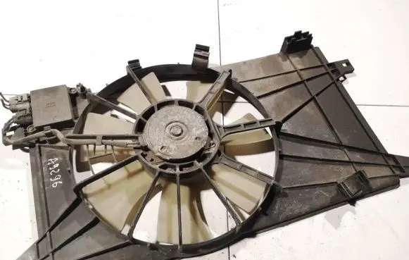 Mazda 5 Radiator cooling fan shroud 993003330 99300-3330
