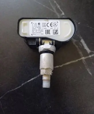 Mercedes-Benz C W204 Tire pressure sensor 2546AGG4T A0009050030Q12