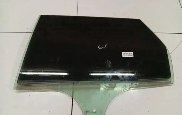 Rear door window glass