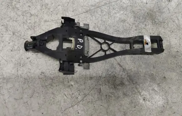 Volvo S40 Front door exterior handle/bracket 