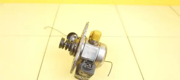 BMW 1 E81 E87 Mechanical fuel pump 0261520041 N43B20A