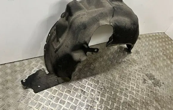 Rear arch fender liner splash guards