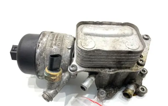 Peugeot 3008 II Oil filter mounting bracket 