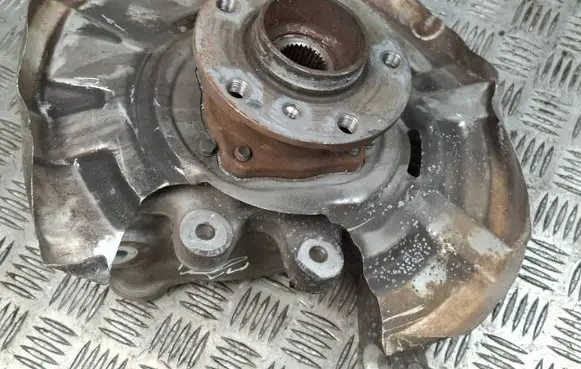 Rear wheel hub