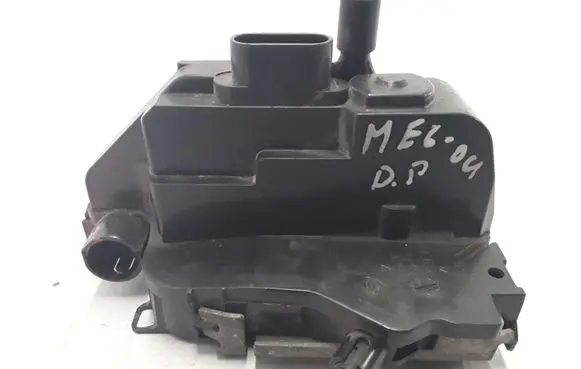 Renault Megane II Front door lock