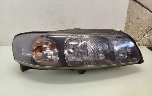 Volvo V70 Headlight/headlamp 