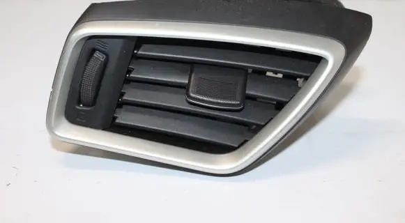 Nissan Qashqai Dashboard side air vent grill/cover trim 687614EA0A