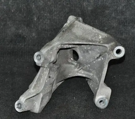 Audi A8 S8 D3 4E Engine mounting bracket 4E0199370AS