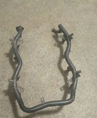 Fuel injector supply line/pipe