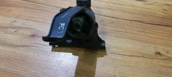 Hyundai Matrix Engine mount bracket 2181517000 21815-17000