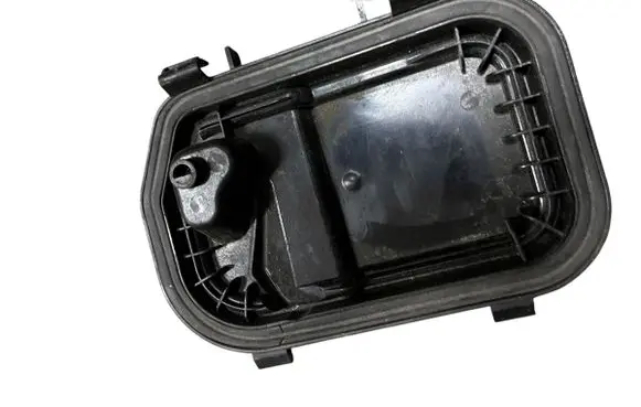 Audi A6 S6 C6 4F Headlight/headlamp dust cover 16016300L