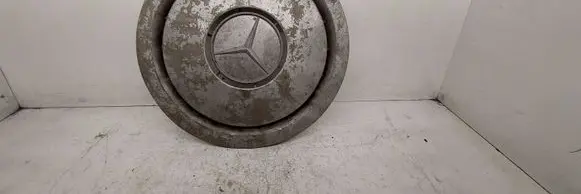 Mercedes-Benz E W124 R15 wheel hub/cap/trim 1244010424