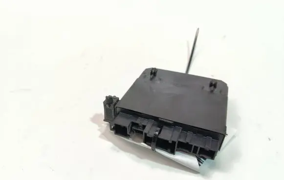 Mercedes-Benz E W210 Central body control module 2108203526