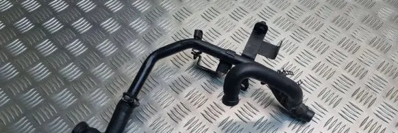 Volkswagen PASSAT B5 Engine coolant pipe/hose 028121065AE