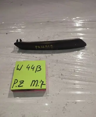 Volkswagen PASSAT B5 Front door trim (molding) 31GB2ZS160