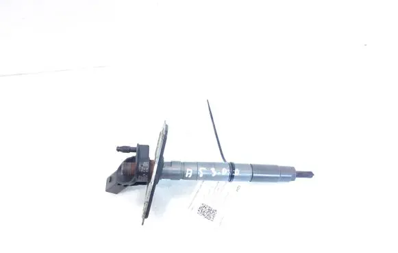 Audi A5 8T 8F Fuel injector 057130277AG