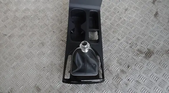 Hyundai Tucson IV NX4 Gear shifter surround trim plastic 846C3-N7200