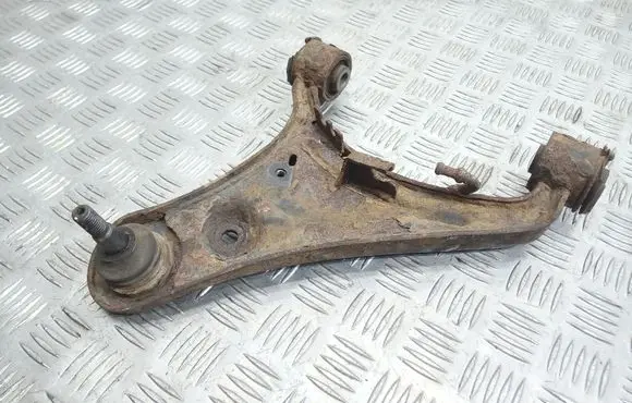 Land Rover Discovery 3 - LR3 Front lower control arm/wishbone 