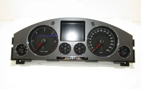 Volkswagen Phaeton Speedometer (instrument cluster) 3D0920885A