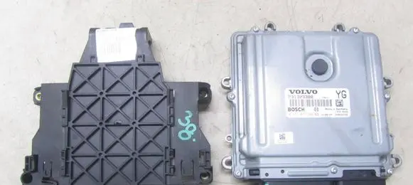 Volvo XC60 Engine control unit/module 0281015286