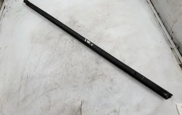 Seat Leon (1P) Rubber seal front door window/glass 