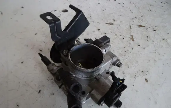 Hyundai i20 (PB PBT) Throttle valve 351002B120