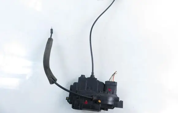Renault Master III Front door lock 805020009R