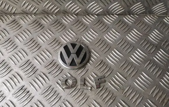 Volkswagen Golf V Manufacturers badge/model letters 1K9853630