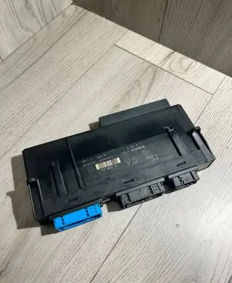 BMW 7 F01 F02 F03 F04 Comfort/convenience module 9228490 53252S117 1876010820